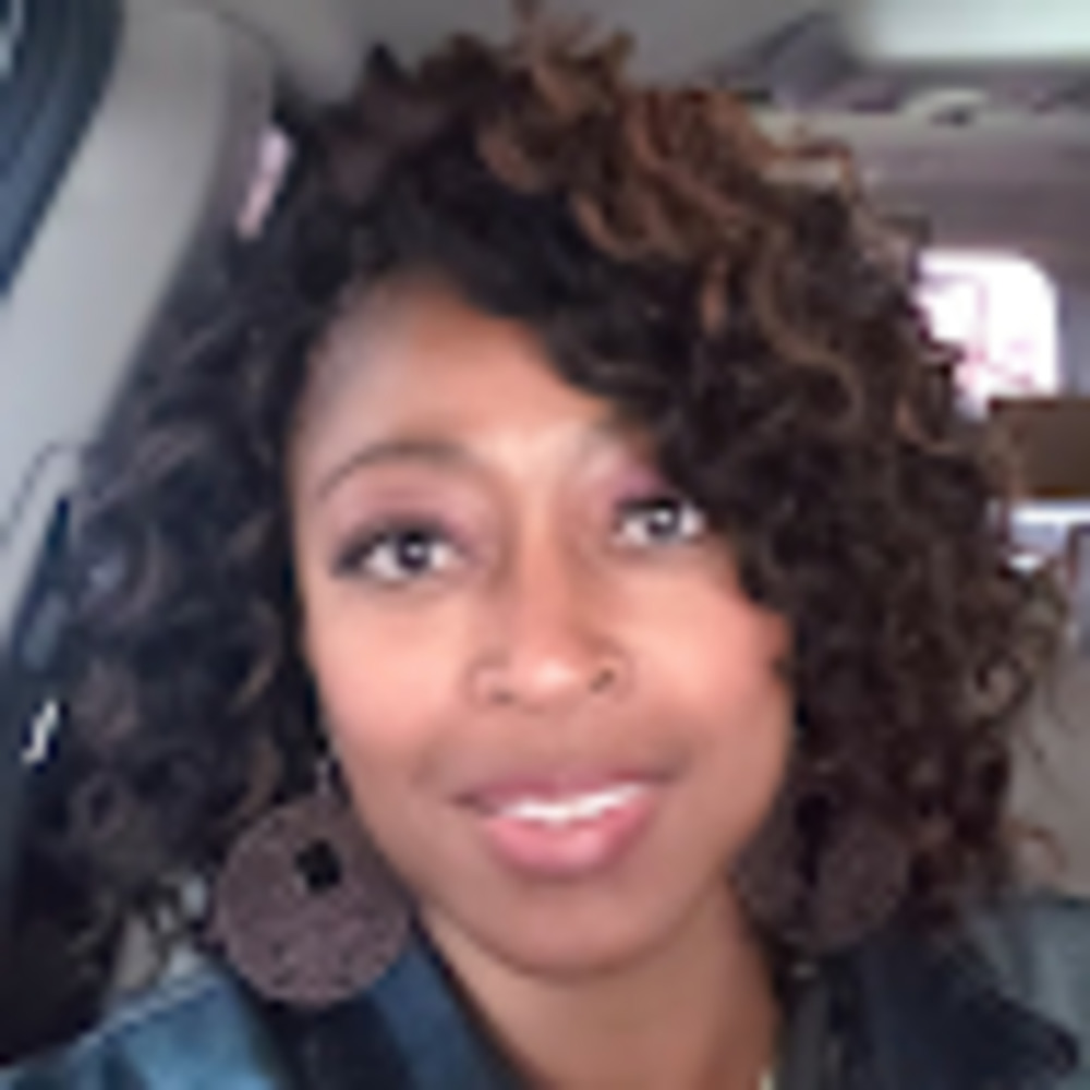 Meet your Posher, Elisa